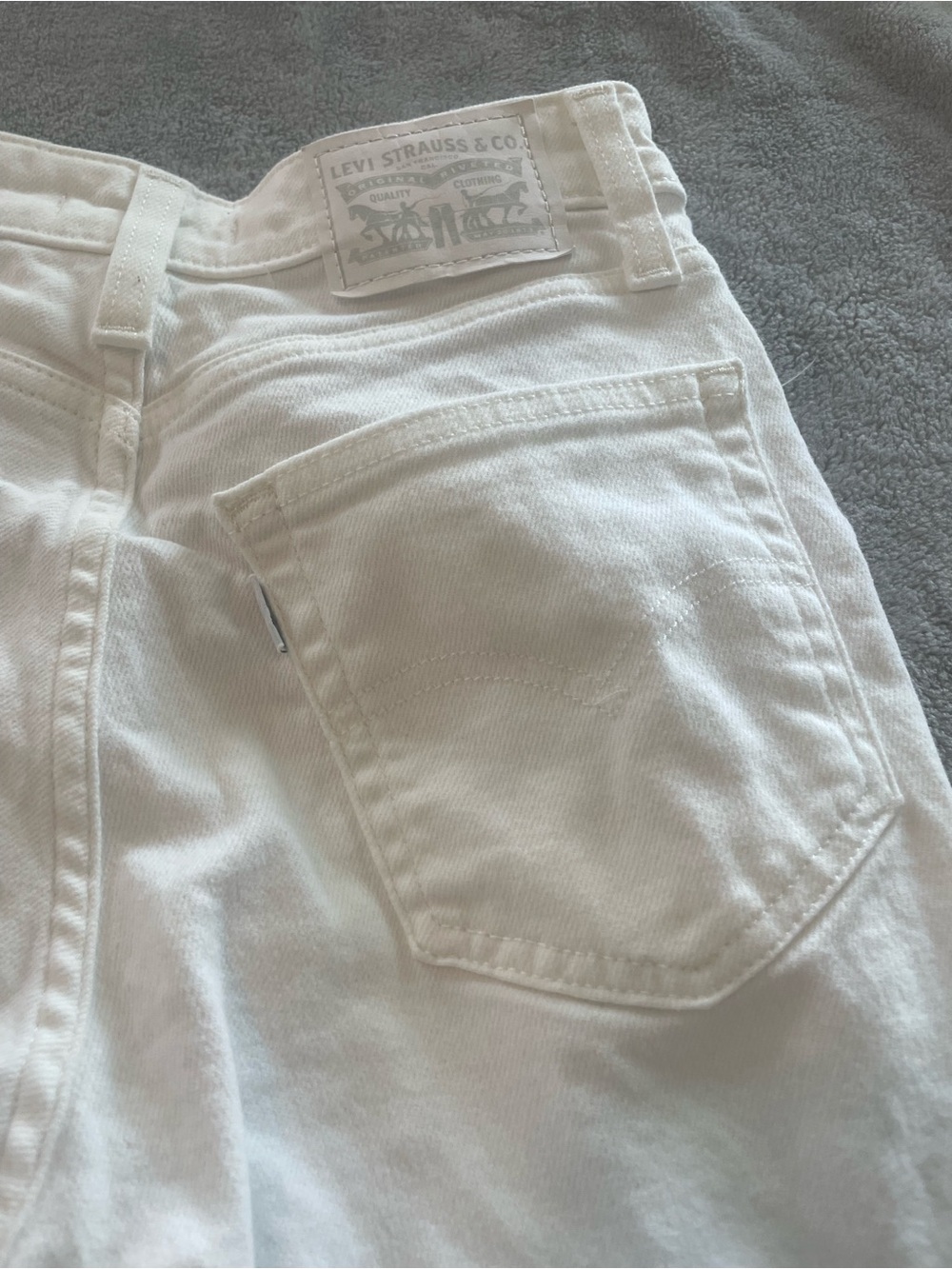 Levi's | 725 High Rise Bootcut Jeans in White | Size 27 - Picture 7 of 11